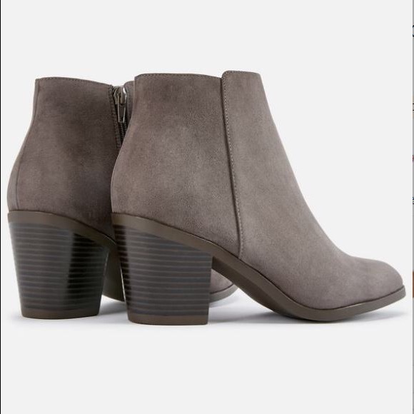 NWT JustFab Gray Booties Size 9 - Picture 3 of 5